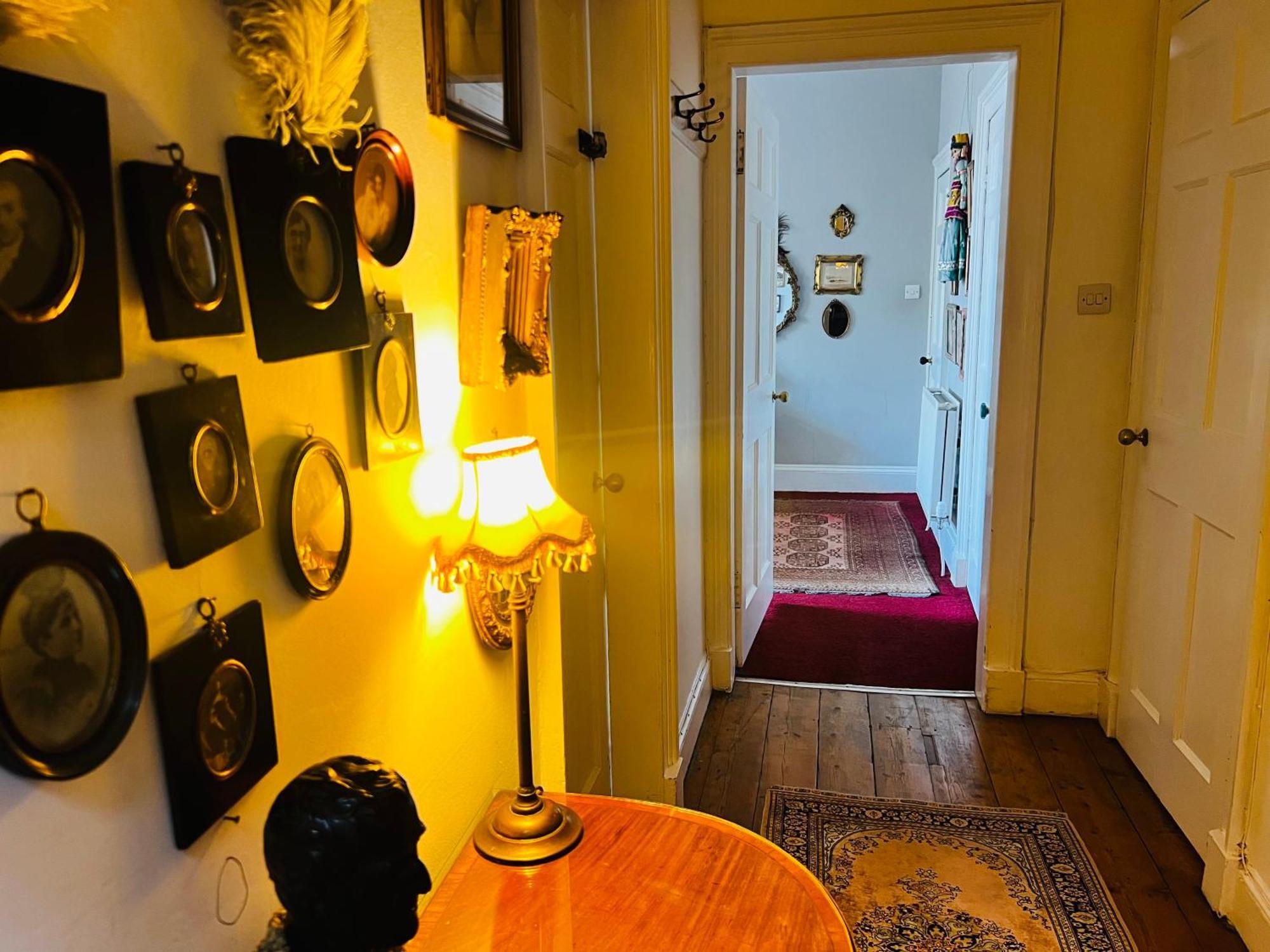 Central Apartment With Parking, Original Art And Antiques EDI Eksteriør bilde