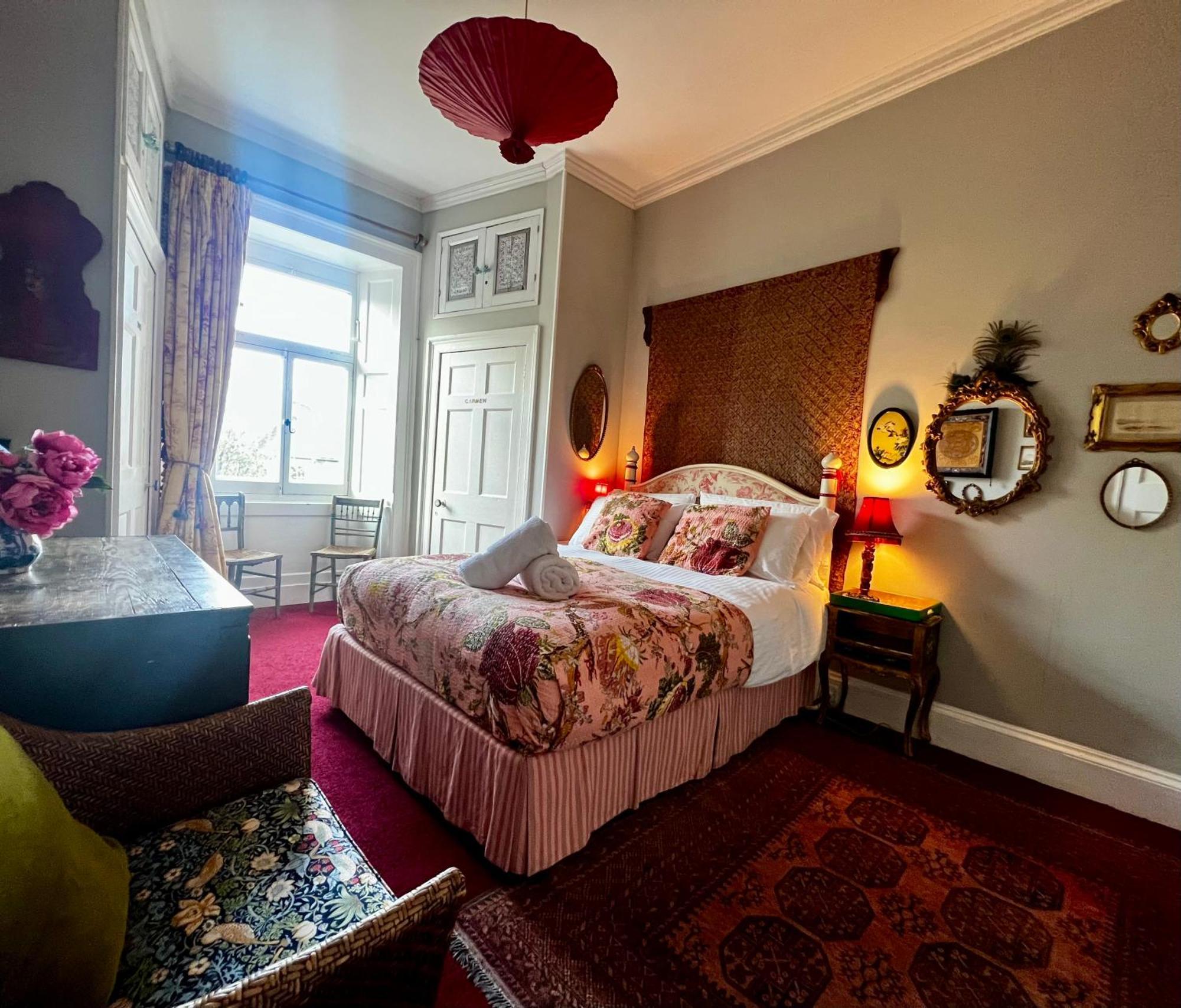 Central Apartment With Parking, Original Art And Antiques EDI Eksteriør bilde